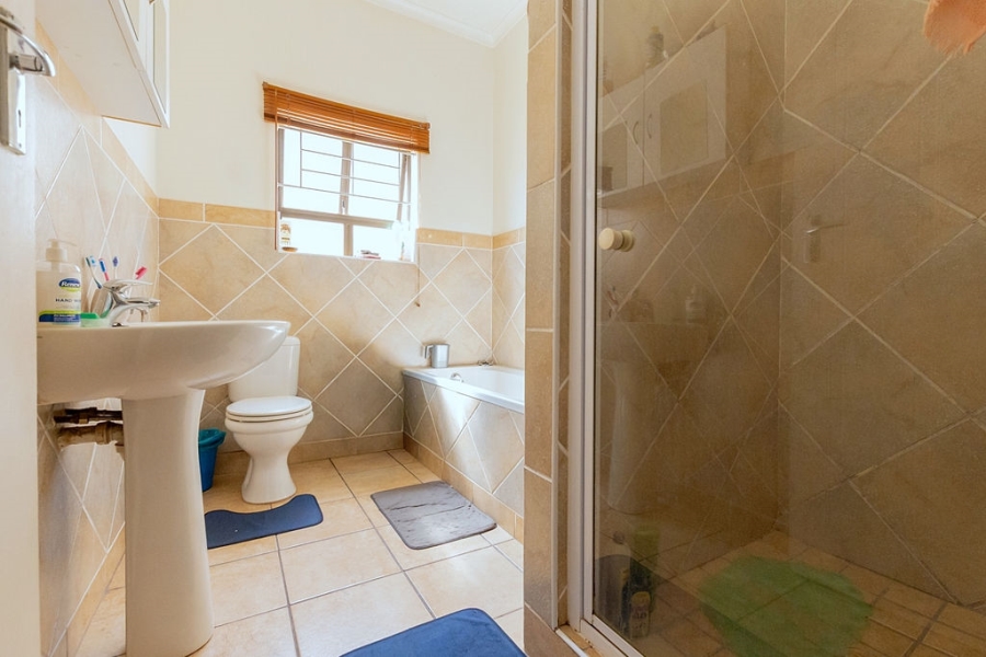 To Let 2 Bedroom Property for Rent in Bluewater Bay Western Cape